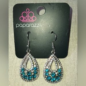 Paparazzi Earrings (new) SPARKLING STARDOM BLUE